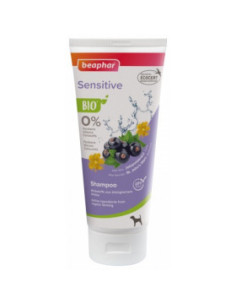 Beaphar BIO Shampoo Sensitive - шампоан с био жълт кантарион, касис, алое вера 200 мл.