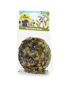 Торта със сено от цветя.