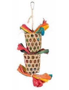 Естествена играчка от сизалово въже, палмови листа, хартия и люспи.