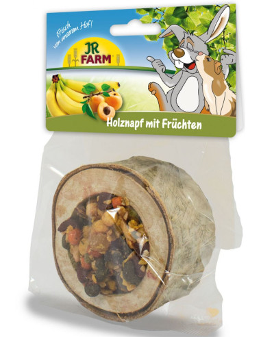 Дървена купа с плодове.